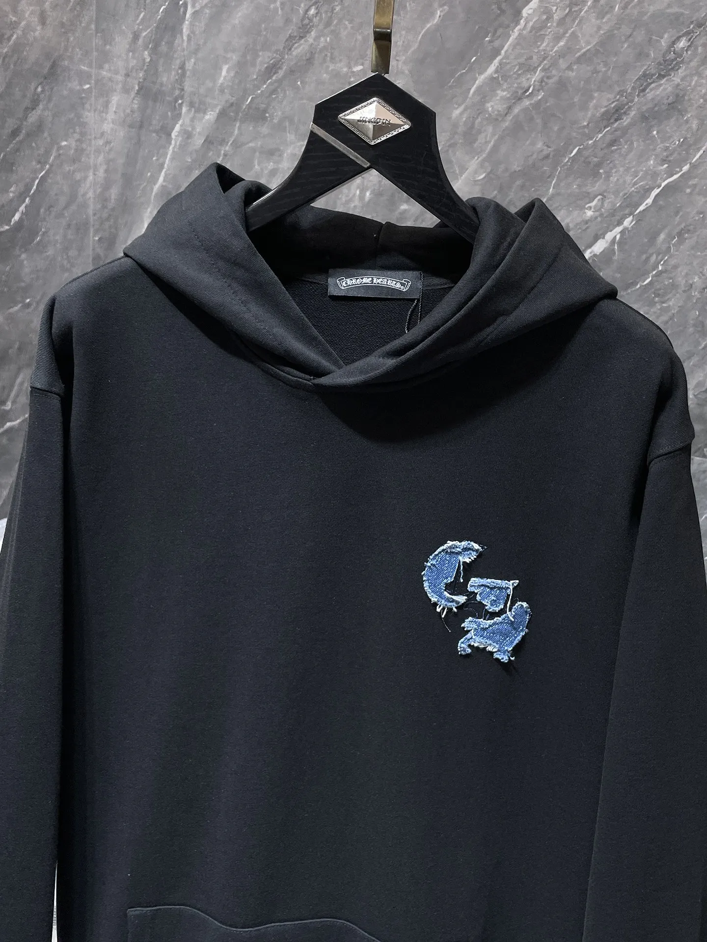 P276 Chrome Hearts Autumn and Winter 2025 Counter Synchronization Chrome Horseshoe Contrast Color Patch Short Sleeves Heavy Industry Pure Hand Cut Patching Embroidery Technology Heavy Industry Embroidery! ! ! Tens of thousands of needles! ! Improved customized version of 1:1 high-gram weight high-quality fabric Recommended color: white black code number: S, M, L, XL
